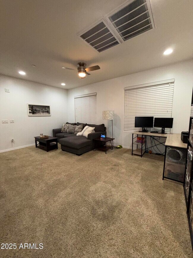 Building Photo - 9242 W Meadow Dr