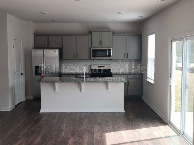 Building Photo - 92 Queen Vly Wy