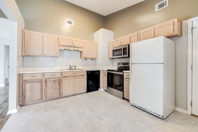 Building Photo - 118 Laurelwood Dr