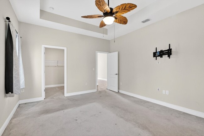 Building Photo - Modern 4-Bedroom Rental with Screened Patio & 2-Car Garage