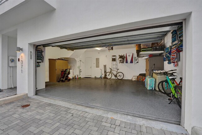 Building Photo - 1371 N Ocean Blvd