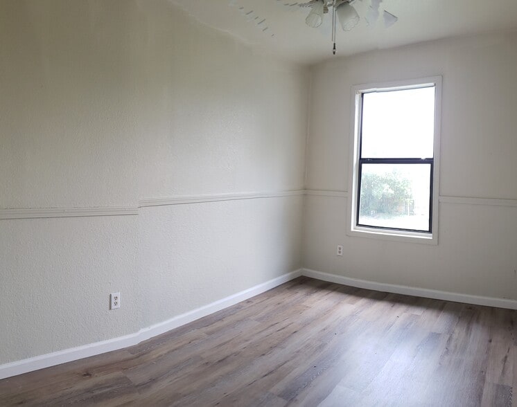 Building Photo - 1106 Shanarae Cir