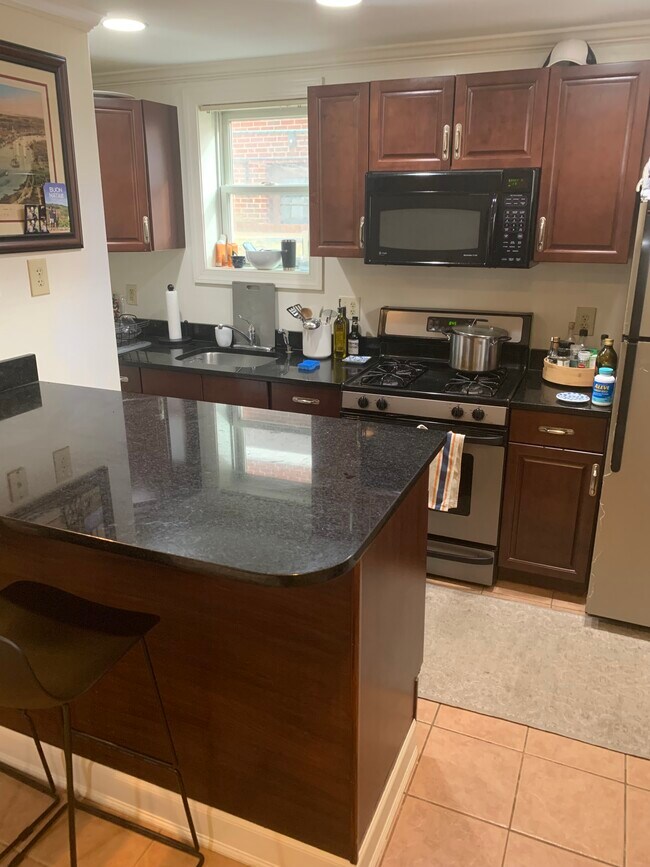 Building Photo - 4206 Washington Blvd