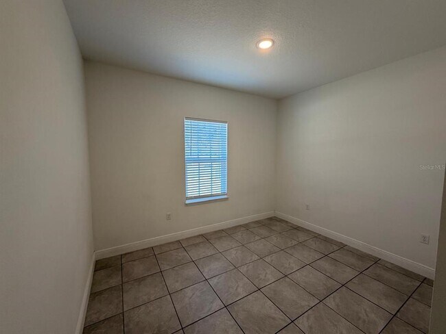Building Photo - 16100 SW 35th Court Rd