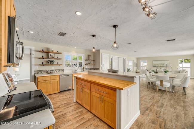 Building Photo - 458 Sandpiper Dr
