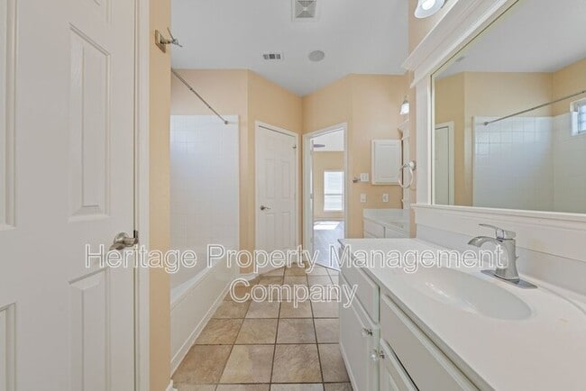 Building Photo - 146 Lindseys Cove