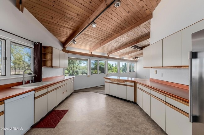 Building Photo - 6140 E Peak View Rd