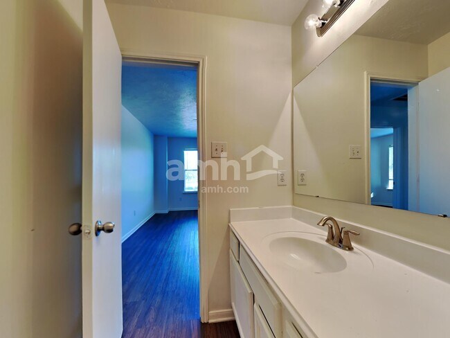 Building Photo - 2602 Daryns Landing Dr