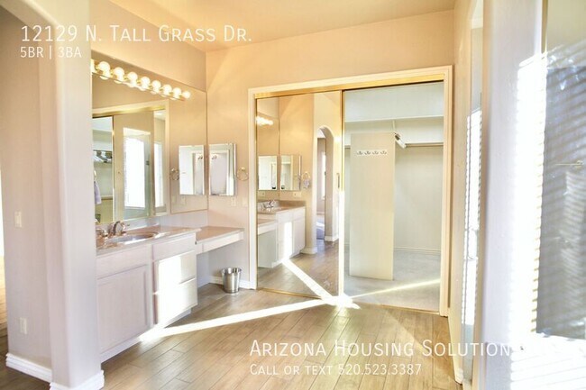 Building Photo - 12129 N Tall Grass Dr