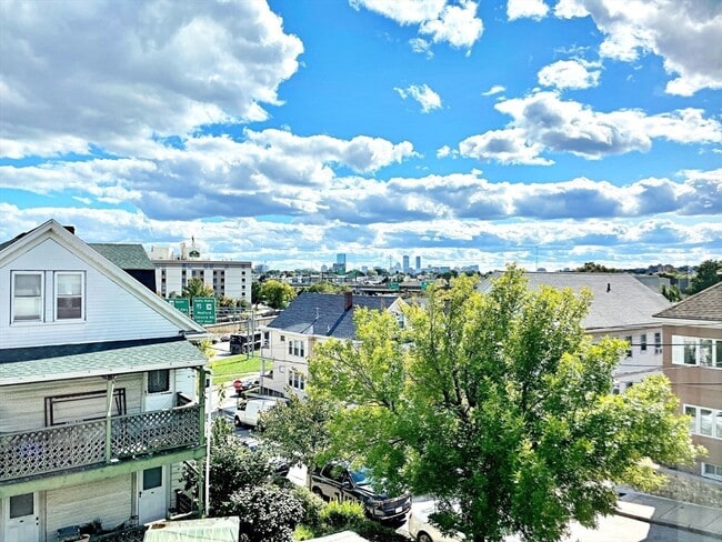 Building Photo - 15 Puritan Rd