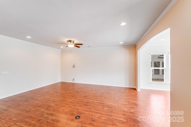 Building Photo - 7012 Kitty Hawk Ln