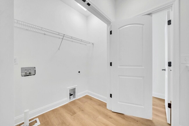 Building Photo - 207 Riverstone Commons Cir