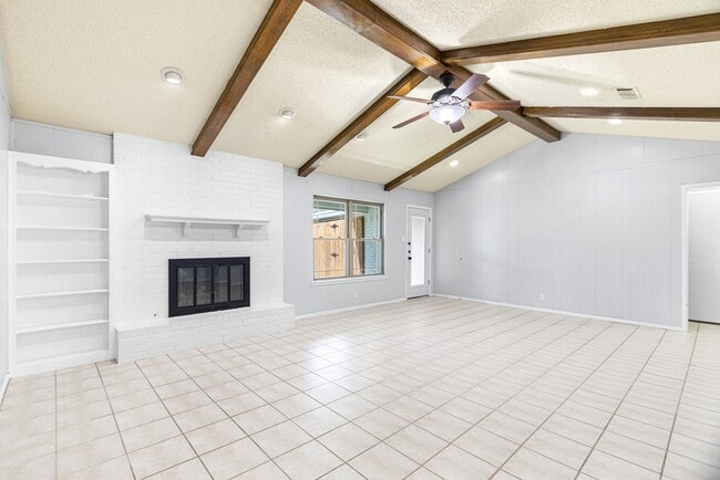 Building Photo - 2405 Emerson Ct