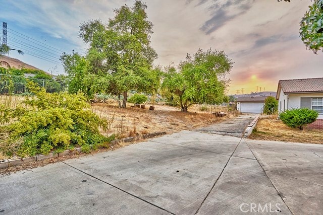 Building Photo - 2751 Batson Ave