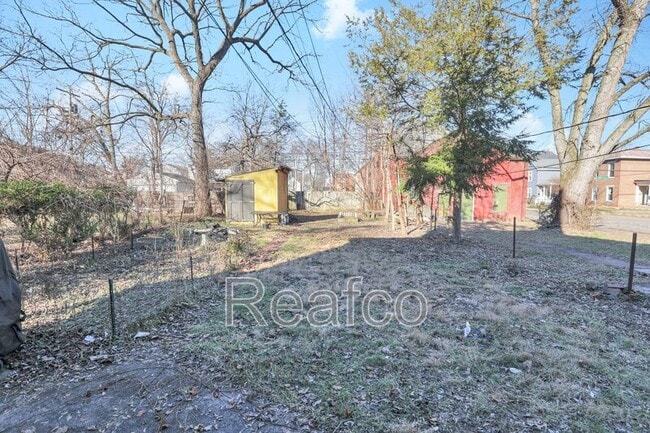 Building Photo - 1458 Bryden Rd