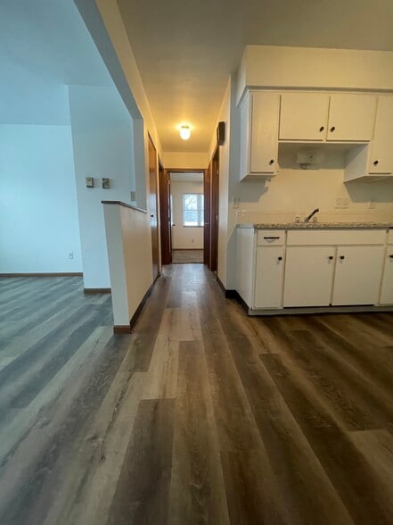 Building Photo - 20427 W Clark Ave #5