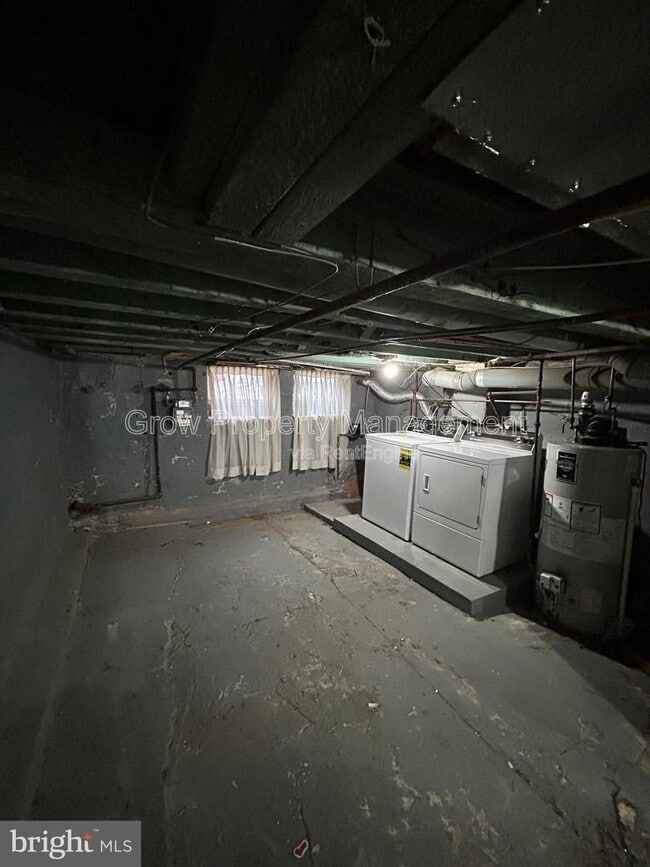 Building Photo - 2441 S Philip St