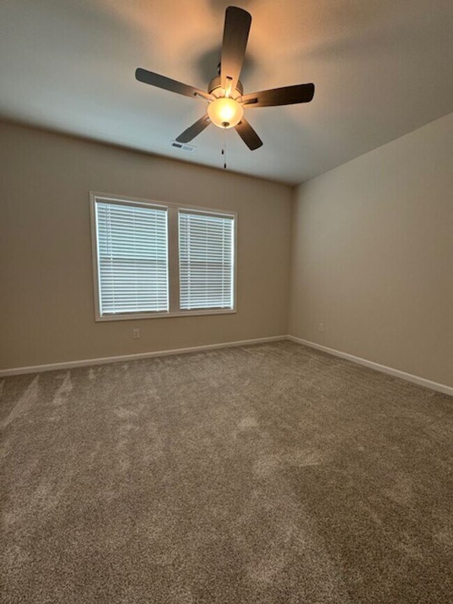 Building Photo - 111 Kendall Farms Dr