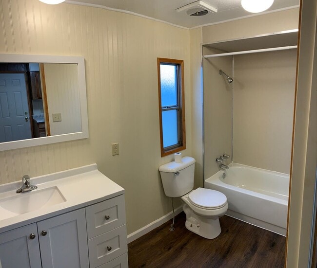 Building Photo - 2 Bedroom 2 Bathroom Mobile Home