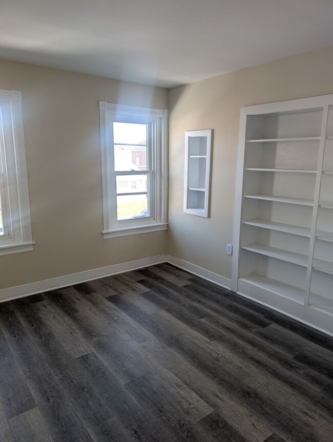 Building Photo - 2 Bedroom House for Rent