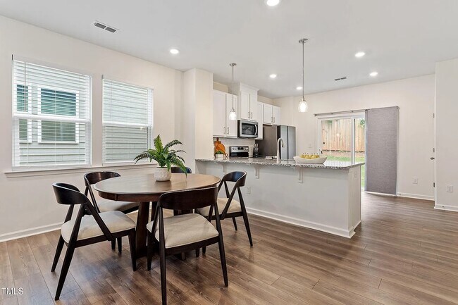 Building Photo - 441 Hacksaw Trl