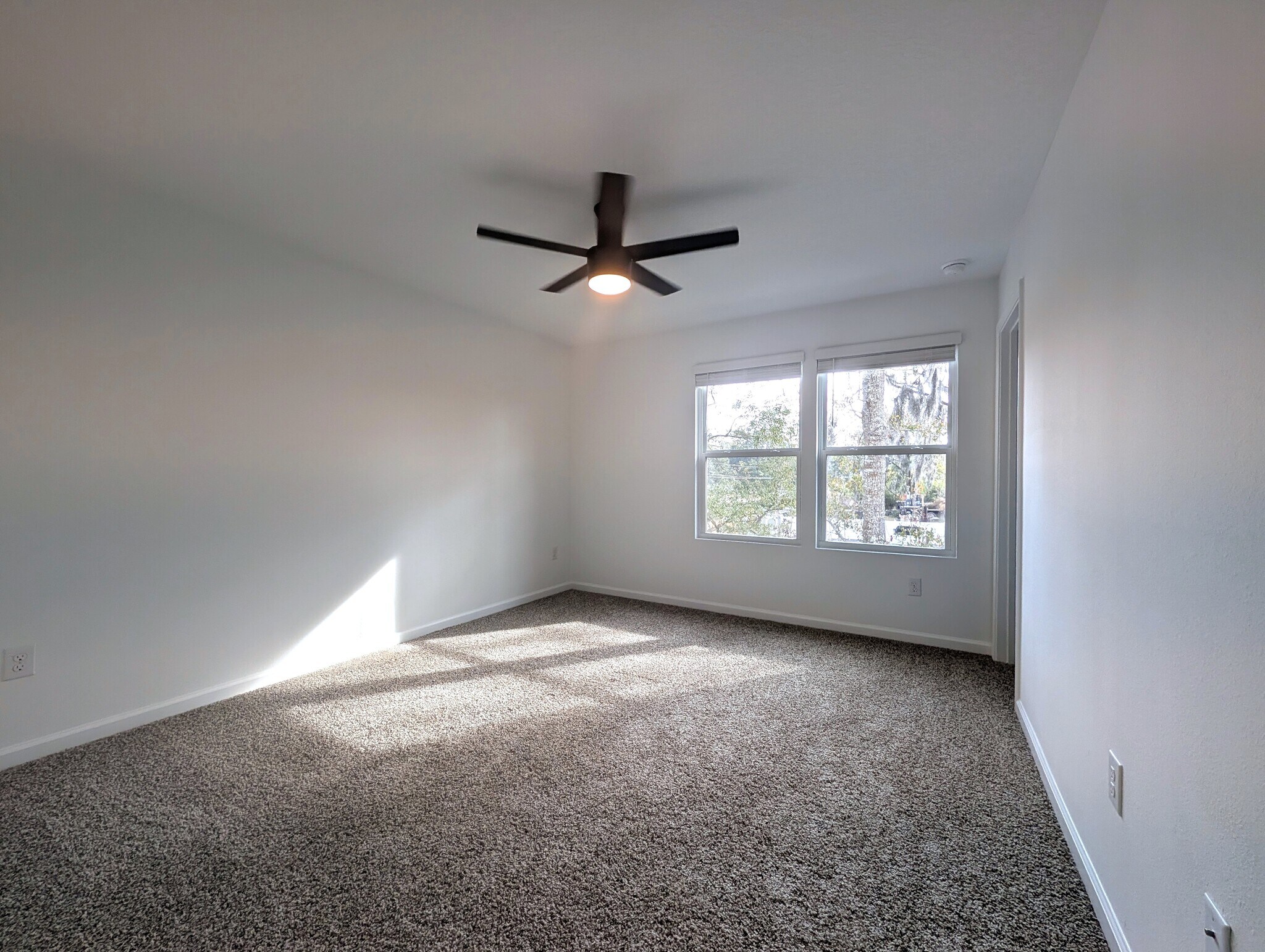 Building Photo - 5916 Ortega Lake Dr