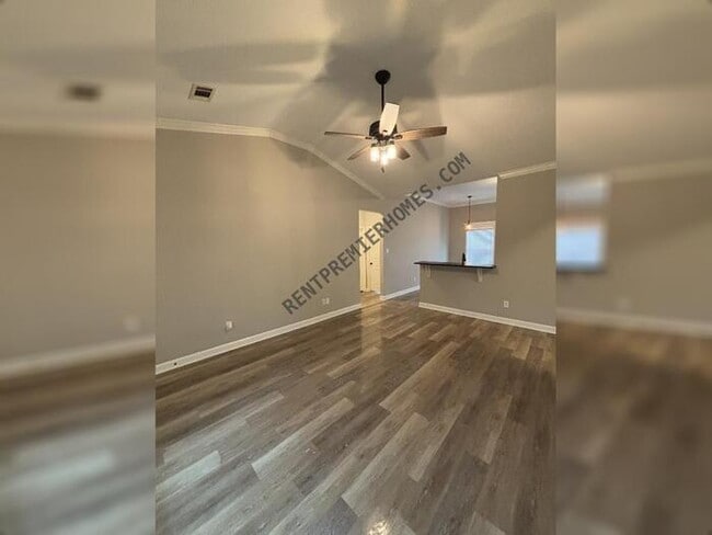 Building Photo - 32 Woodhaven Dr