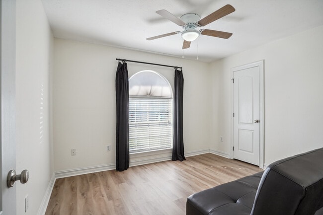 Building Photo - 2 Schill Ave