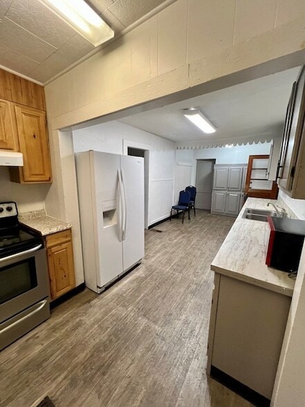 Building Photo - 500 Bailey Ave