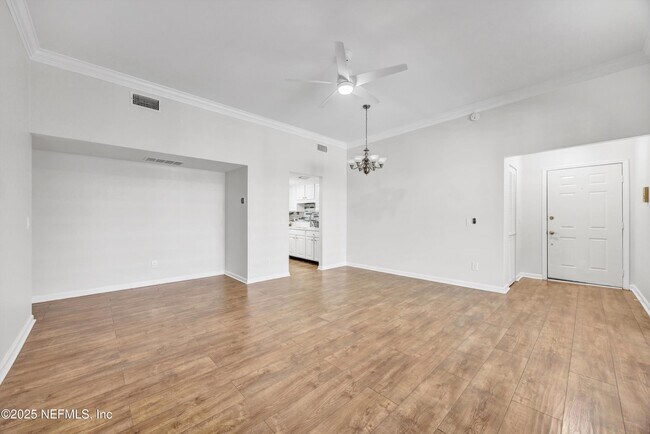 Building Photo - 2912 St Johns Ave