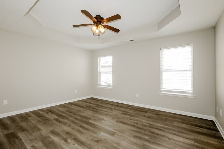 Building Photo - 505 Walnut Woods Dr