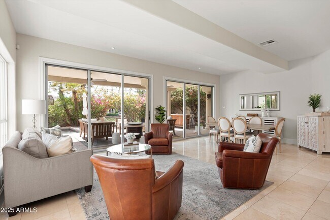 Building Photo - 1407 E Coral Cove Dr