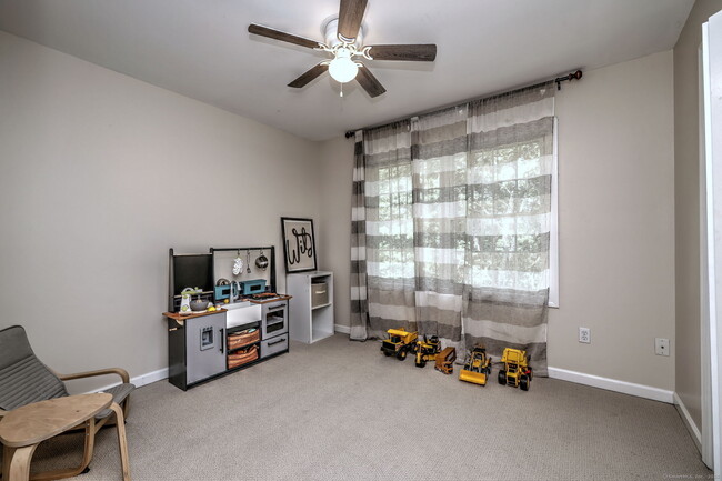 Building Photo - 28 Edgewood Ave