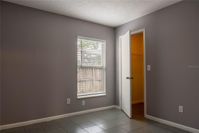 Building Photo - 8273 Cascade Oaks Dr