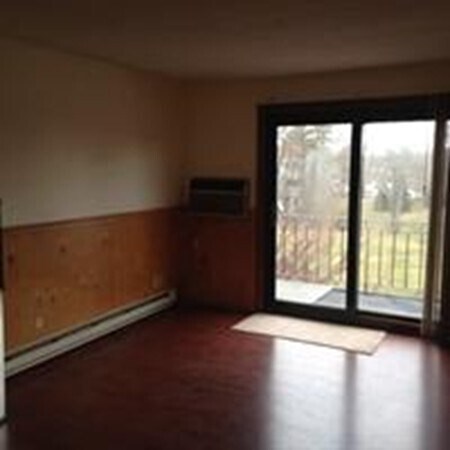 Building Photo - 816 County St