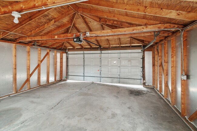 Building Photo - 172 Strieff Ave