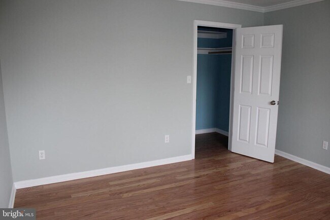 Building Photo - 2754 Hollywood Rd