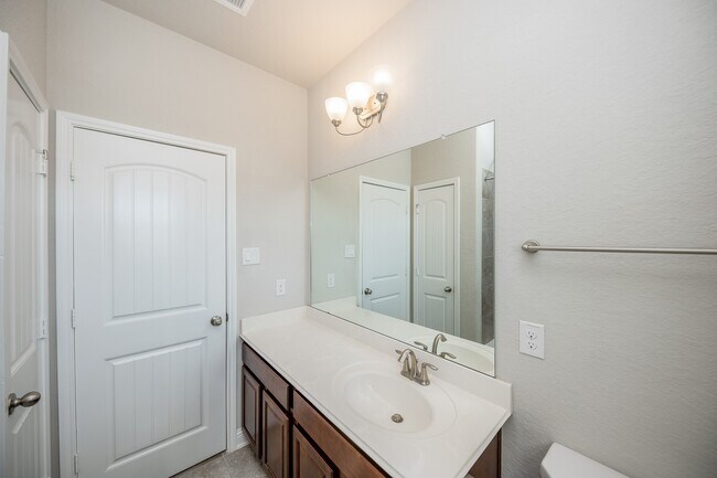 Building Photo - 16103 Devils River Ct