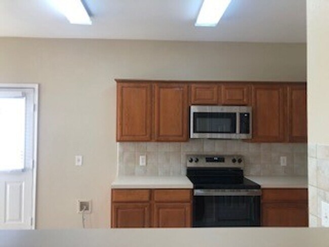 Building Photo - Charming 3-Bedroom Home with Open Floor Plan & Great Community Amenities!