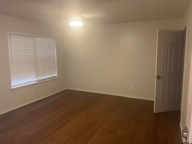 Building Photo - 614 Woodland Hills Dr