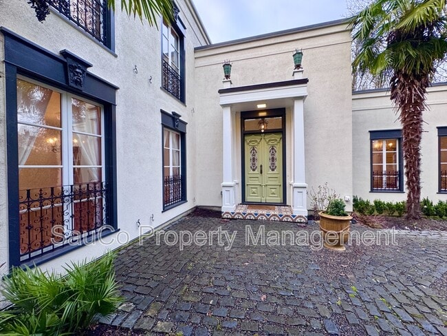 Building Photo - 1980 SW Terrace Dr