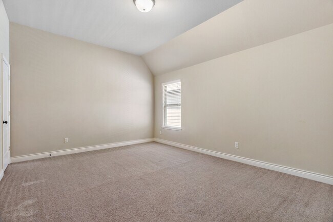 Building Photo - 138 Meadow Run Dr