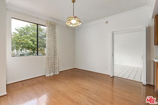 Building Photo - 1201 S Roxbury Dr