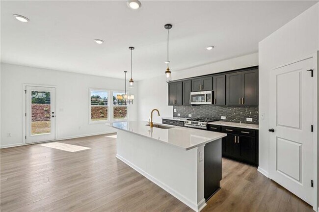 Building Photo - 564 Silverleaf Trl