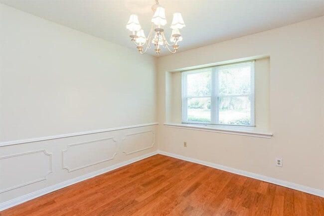 Building Photo - 8215 Wimbledon Ln