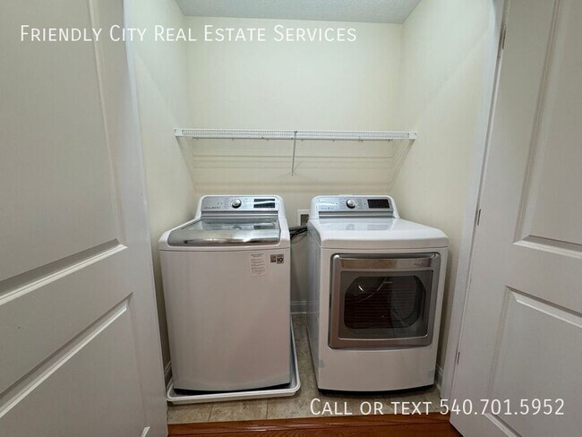 Building Photo - 565 Spring Oaks Drive