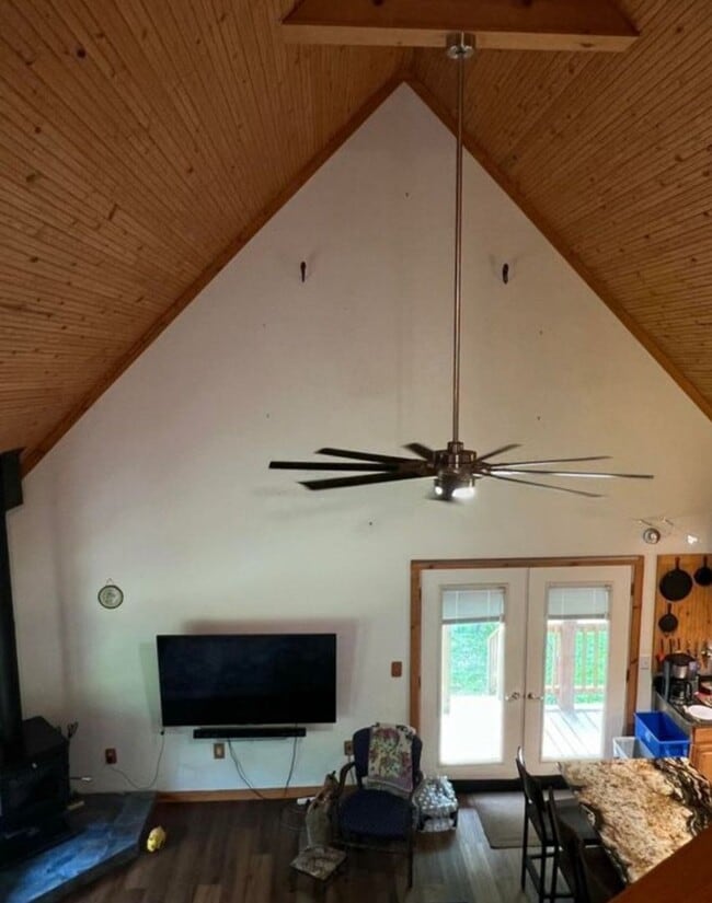 Building Photo - 3 bedroom 1.5 bath Cabin in the woods for ...
