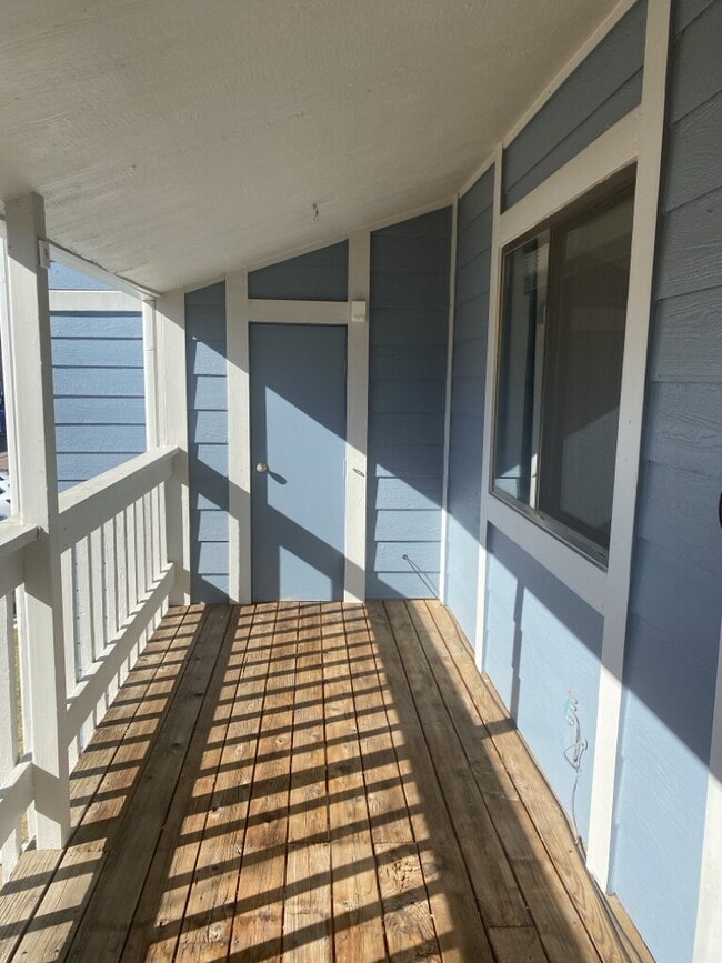 Building Photo - "Charming 1-Bedroom Condo with Cozy Fireplace and Garage in Prime Denver Location!"  Available Now!