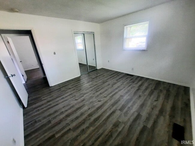 Building Photo - 3007 W Cypress Dr