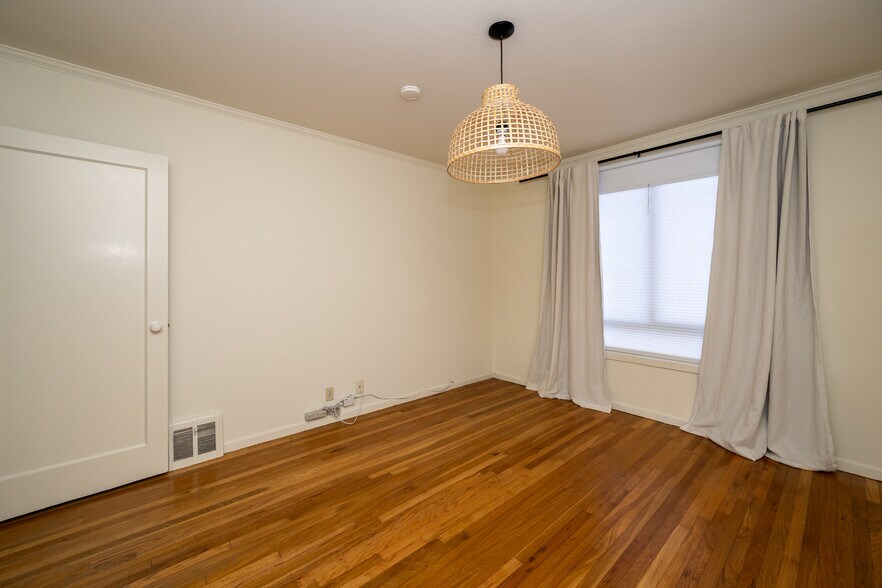 Building Photo - 1401 43rd Ave